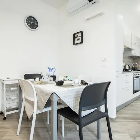 Apartment A Un Passo Dal Borgo *